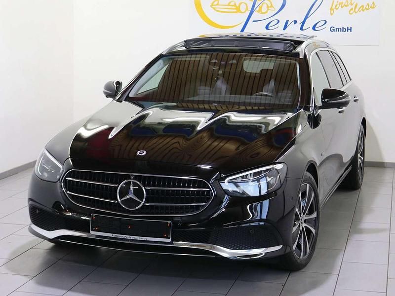 Gebraucht Mercedes E300 194 PS (142 kW) 2021 Schwarz Kombi