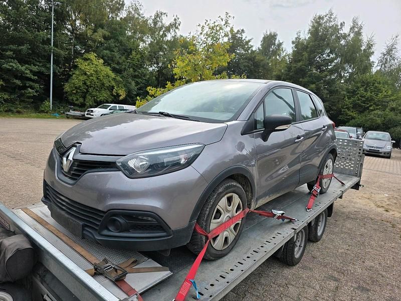 Grau Gebraucht 2016 Renault Captur SUV | 3.750 € - Bild 1/4