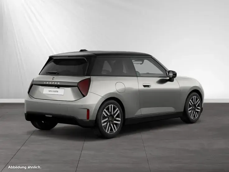 Używany Mini Cooper 135 kW (184 KM) 2025 Srebrny Hatchback