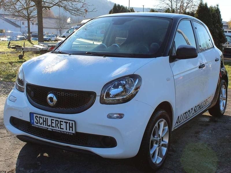 Weißschwarz Gebraucht 2018 Smart ForFour Electric Drive Kleinwagen | 7.900 € (Fairer Preis) - Bild 1/4