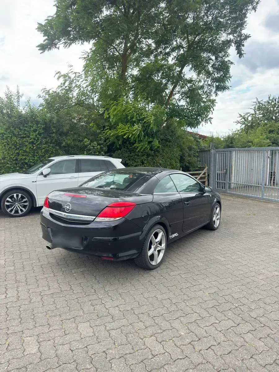 Gebraucht Opel Astra 140 PS (102 kW) 2008 Schwarz Cabrio