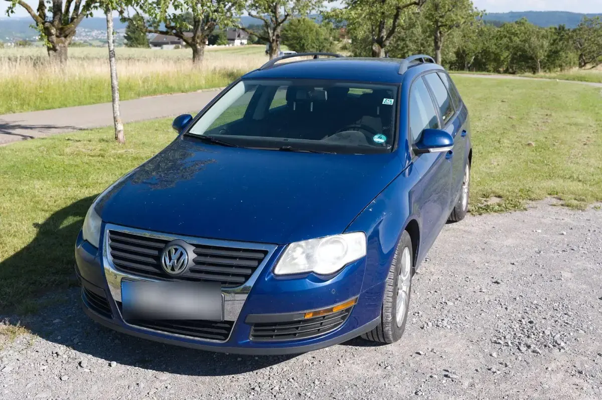 Gebraucht VW Passat Trendline 140 PS (102 kW) 2008 Blau Kombi