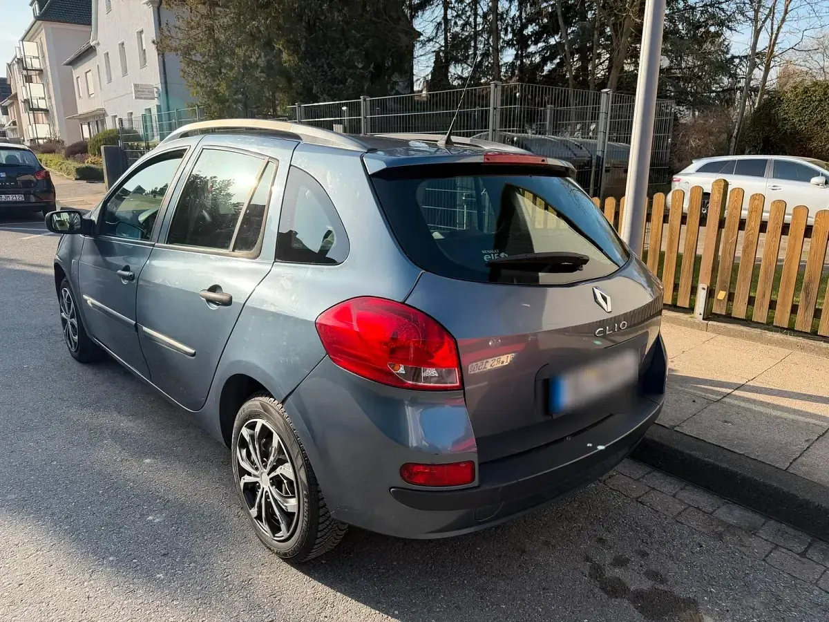 Gebraucht Renault Clio 70 PS (51 kW) 2009 Blau Kombi