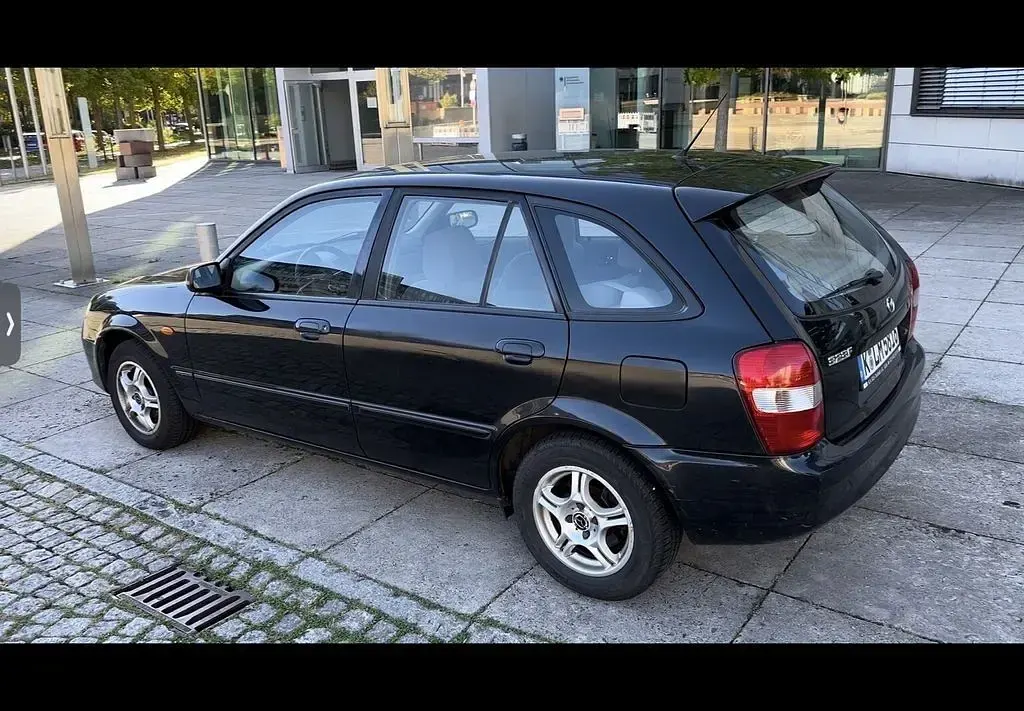 Gebraucht Mazda 323F Sportive 98 PS (72 kW) 2001 Schwarz Limousine