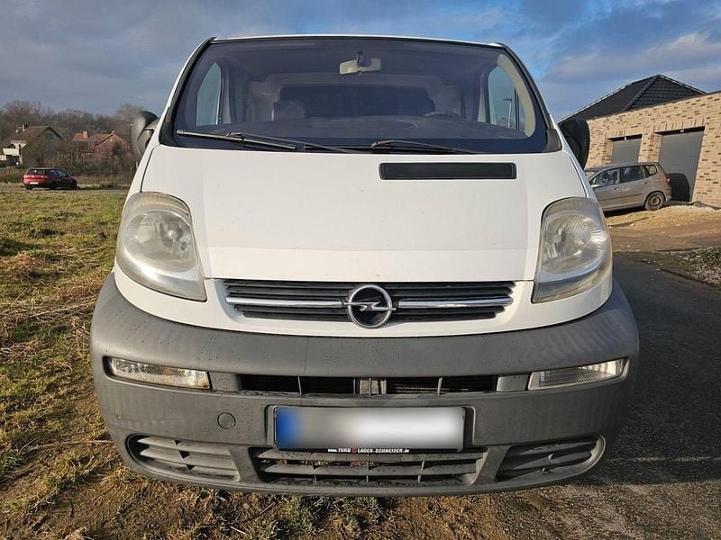 Gebraucht Opel Vivaro 101 PS (74 kW) 2006 Weiß Van / Kleinbus