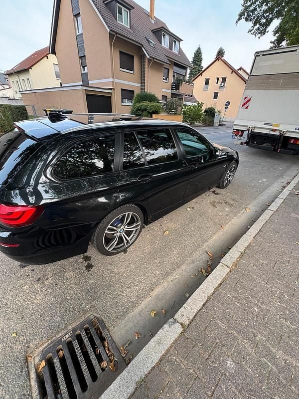 Gebraucht BMW 530 245 PS (180 kW) 2010 Rot Limousine