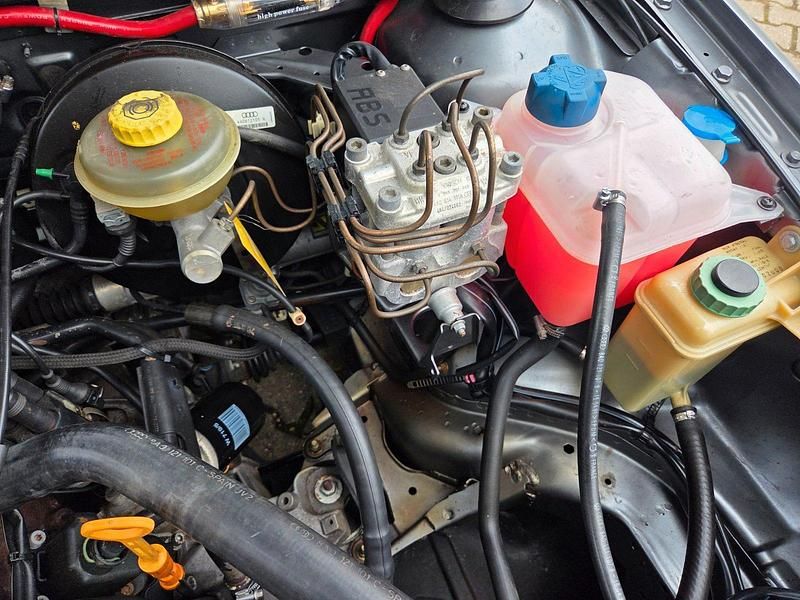 Second-hand Audi 80 90 CP (66 kW) 1994 Gri Berlinǎ