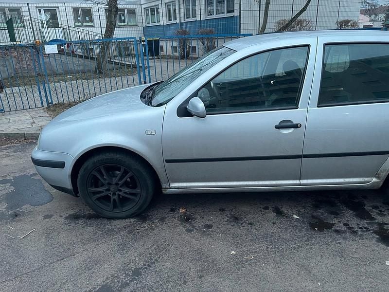 Gebraucht VW Golf IV 75 PS (55 kW) 2002 Grau Kleinwagen