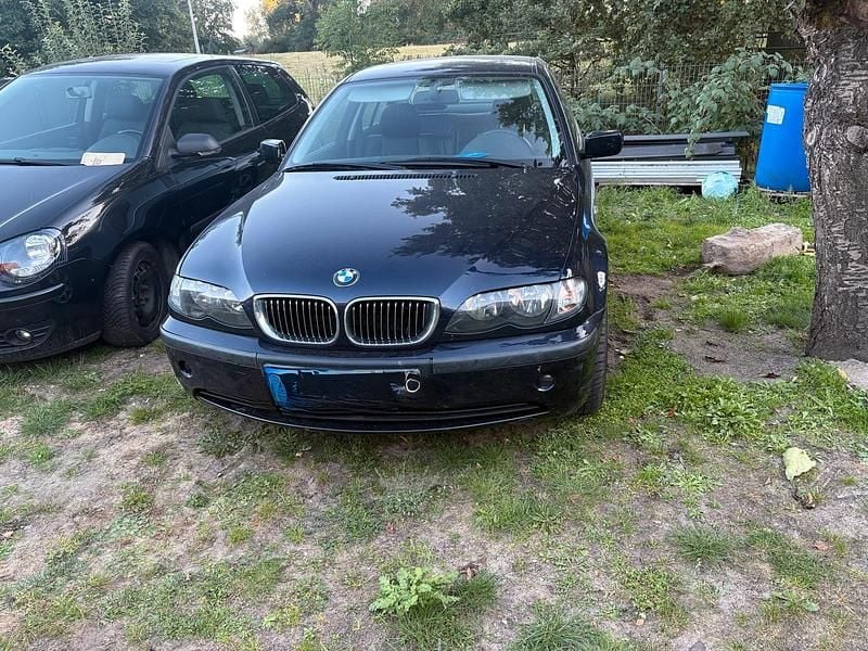 Blau Gebraucht 2002 BMW 320 Limousine | 6.500 € (Teuer) - Bild 1/4