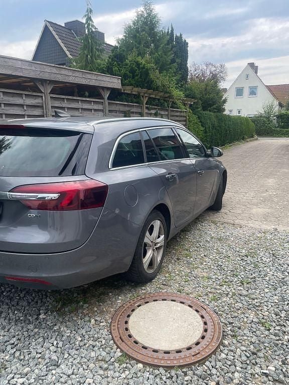 Grau Gebraucht 2016 Opel Insignia Sport Kombi | 7.000 € (Guter Preis) - Bild 1/4