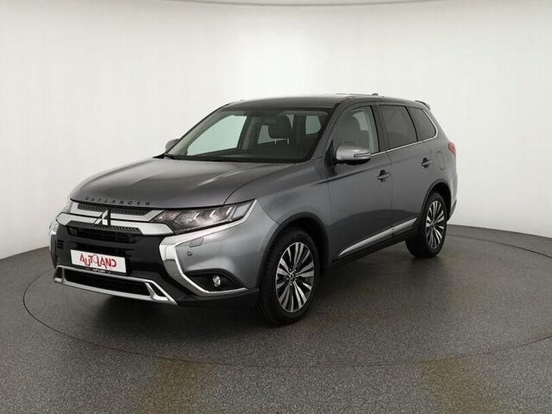 Grau Gebraucht 2020 Mitsubishi Outlander Diamant Edition SUV | 23.990 € (Etwas zu teuer) - Bild 1/4