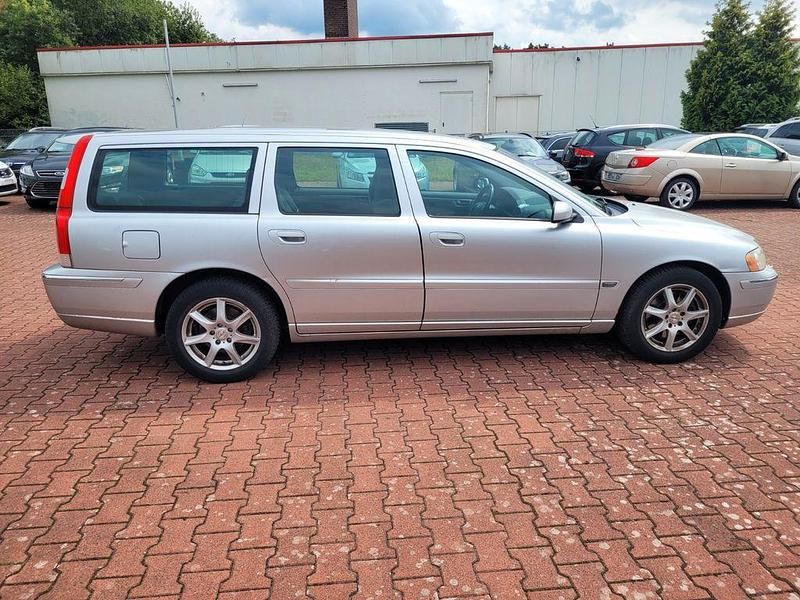 Gebraucht Volvo V70 Summum 140 PS (102 kW) 2005 Silber Kombi