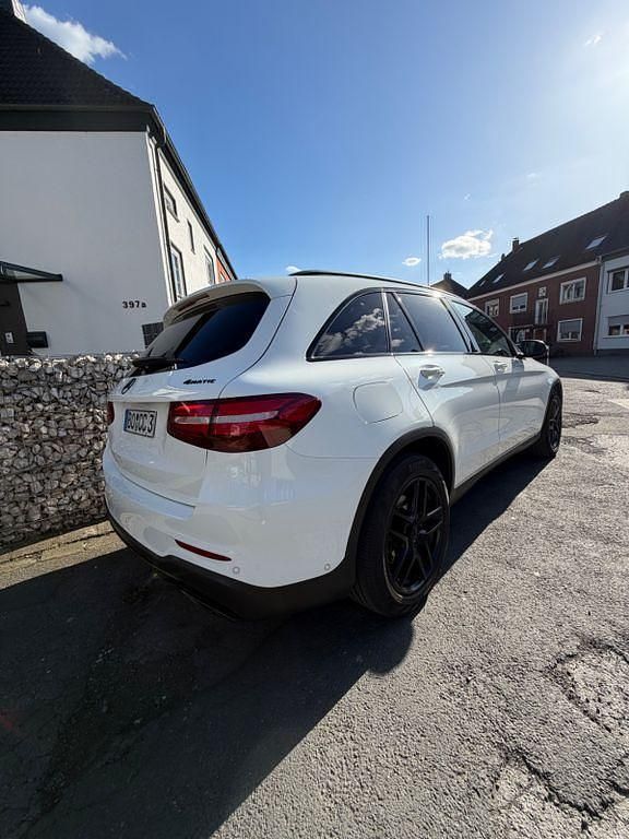Gebraucht Mercedes GLC250 211 PS (155 kW) 2019 Weiß SUV