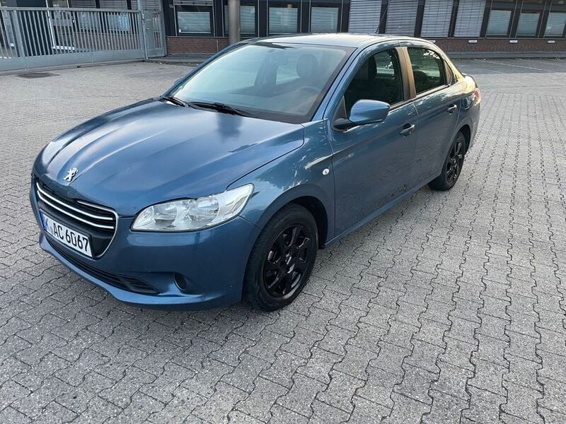Blau Gebraucht 2012 Peugeot 301 Limousine | 1.999 € - Bild 1/4