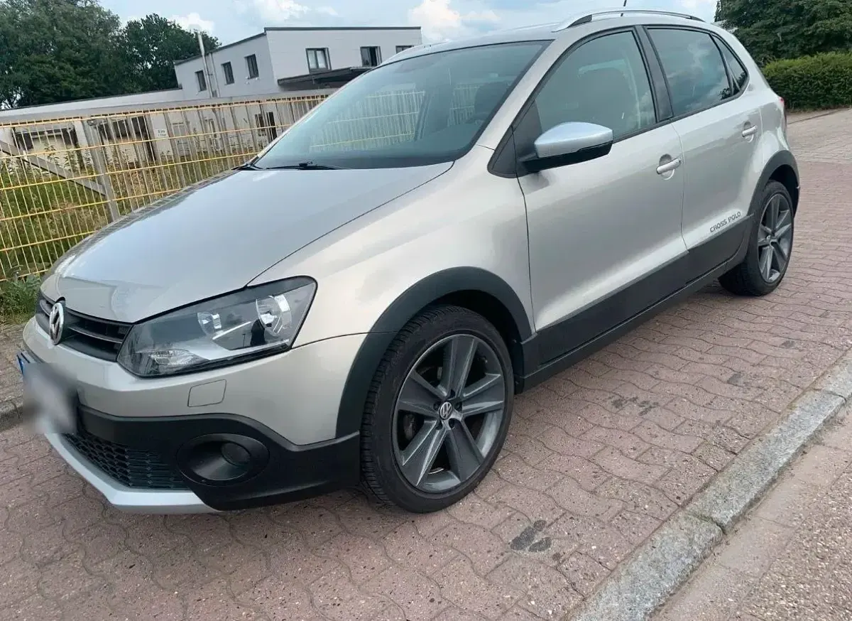 Gebraucht VW Polo Cross 105 PS (77 kW) 2010 Gold Kleinwagen