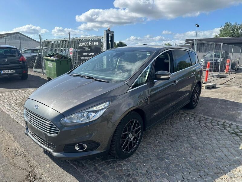 Grau Gebraucht 2018 Ford S-MAX Titanium Van / Kleinbus | 6.500 € (Superpreis) - Bild 1/4