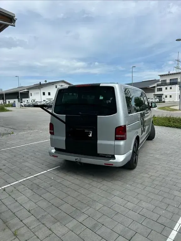 Gebraucht VW Multivan Edition 140 PS (102 kW) 2010 Silber Van / Kleinbus