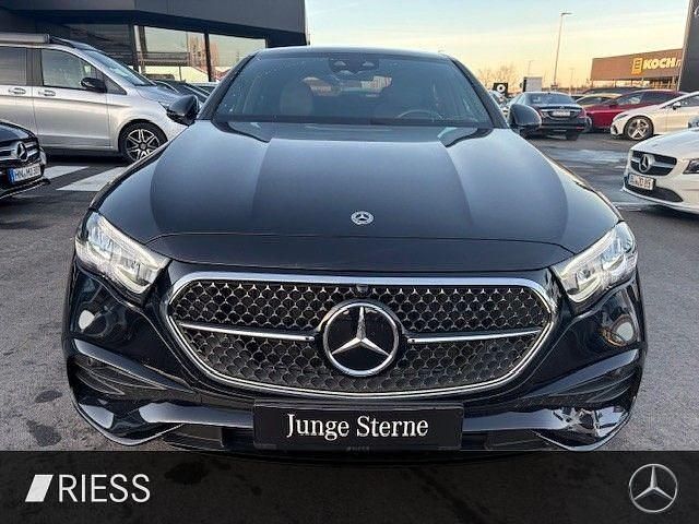 Gebraucht Mercedes E200 AMG 204 PS (150 kW) 2024 Metalliclack obsidianschwarz Limousine