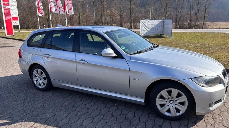 Gebraucht BMW 320 Comfort Edition 170 PS (125 kW) 2009 Silber Kombi