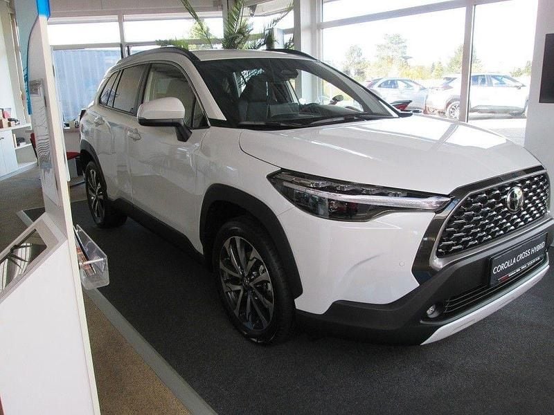 Weiß Gebraucht 2025 Toyota Corolla Cross Team SUV | 35.900 € (Guter Preis) - Bild 1/4