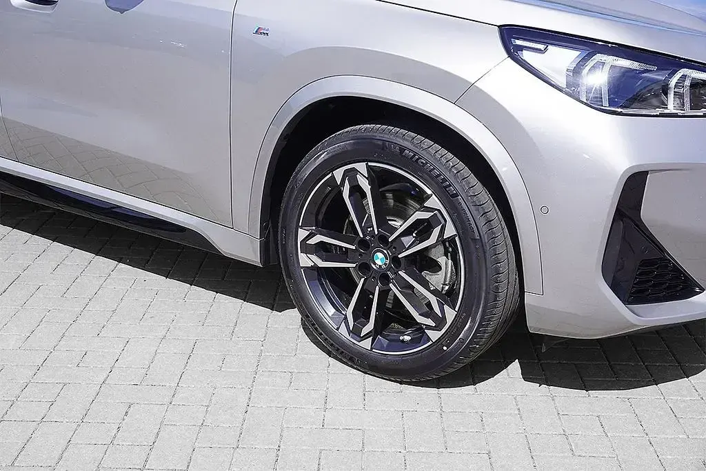 Gebraucht BMW X1 M Sport 218 PS (160 kW) 2025 Spacesilber SUV