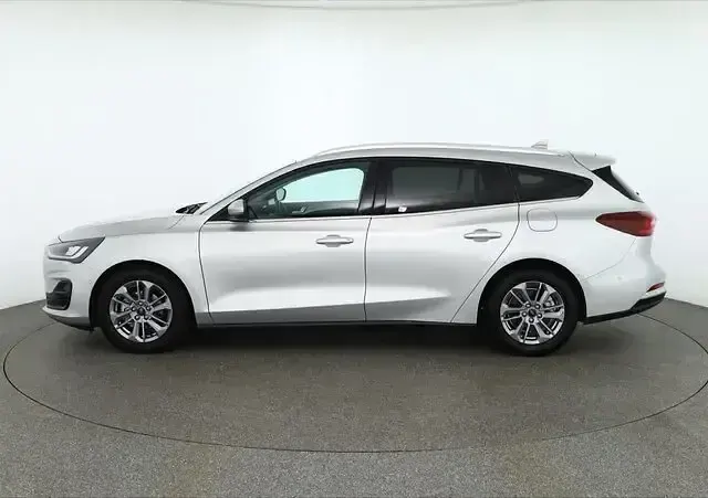 Używany Ford Focus Titanium X 120 KM (88 kW) 2023 Srebrny Kombi