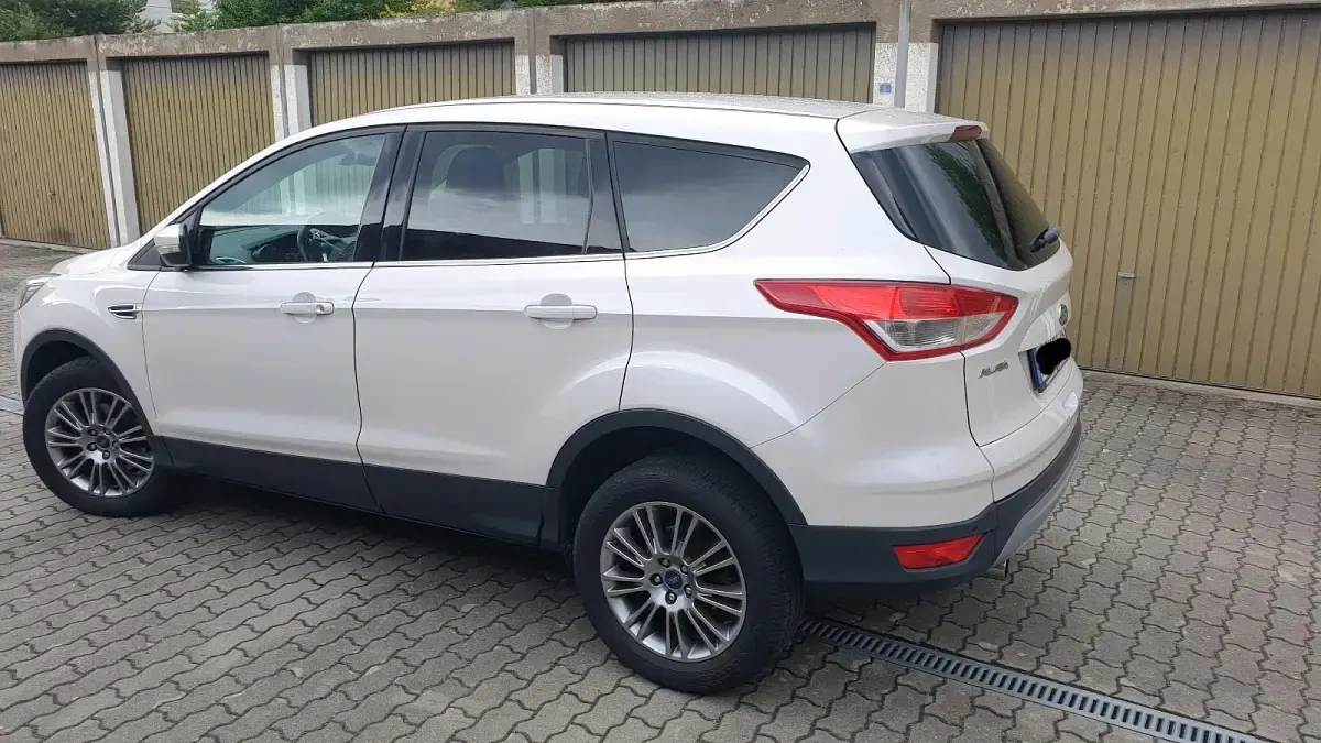 Gebraucht Ford Kuga Titanium 150 PS (110 kW) 2014 Weiß SUV