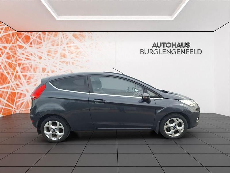 Gebraucht Ford Fiesta Titanium 97 PS (71 kW) 2008 Grau Kleinwagen