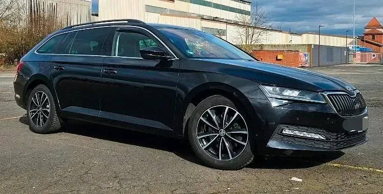 Gebraucht Skoda Superb 150 PS (110 kW) 2019 Schwarz Kombi