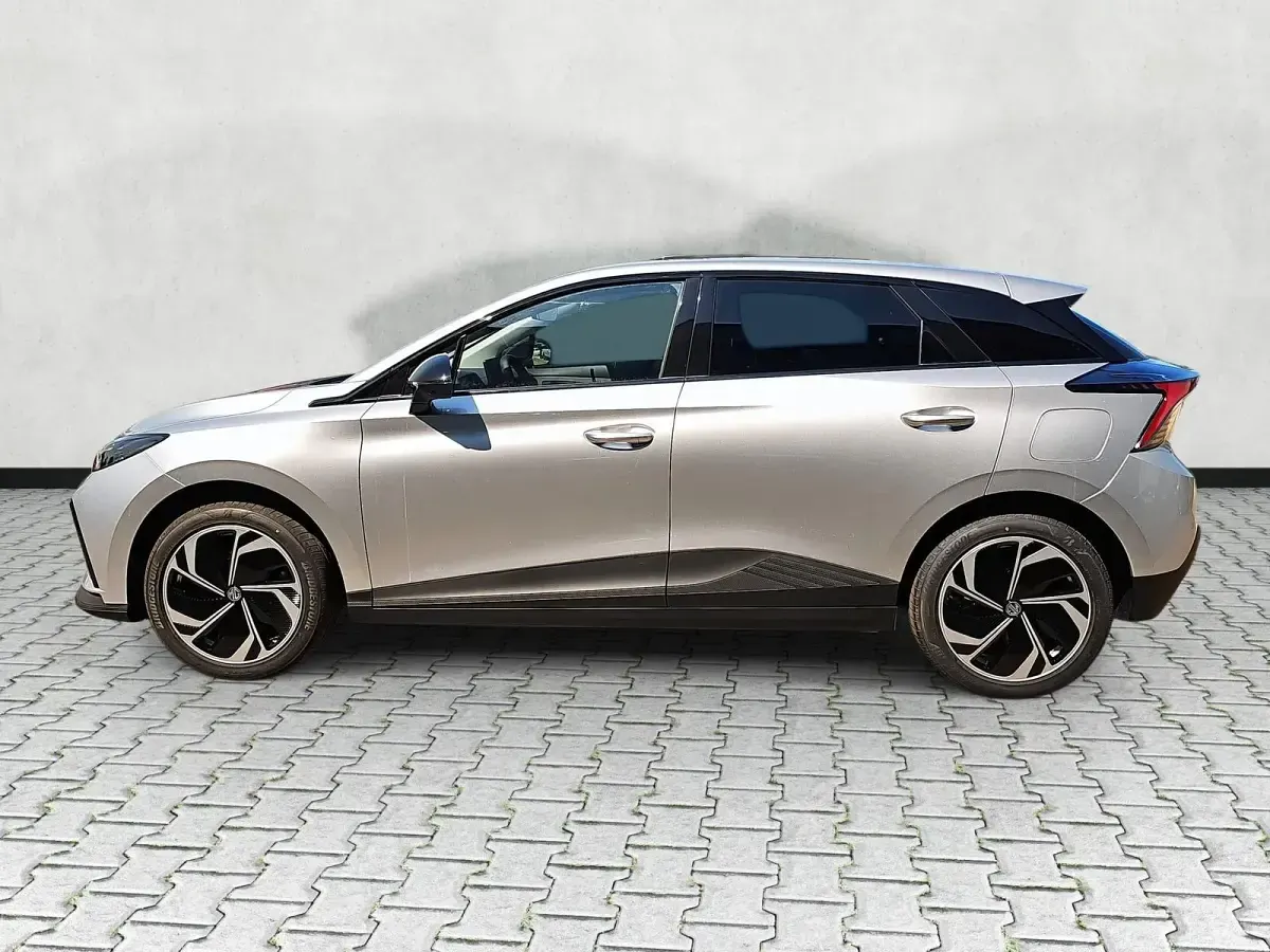 Neu MG MG4 EV 139 kW (190 PS) 2026 Cosmic silver metallic Kleinwagen