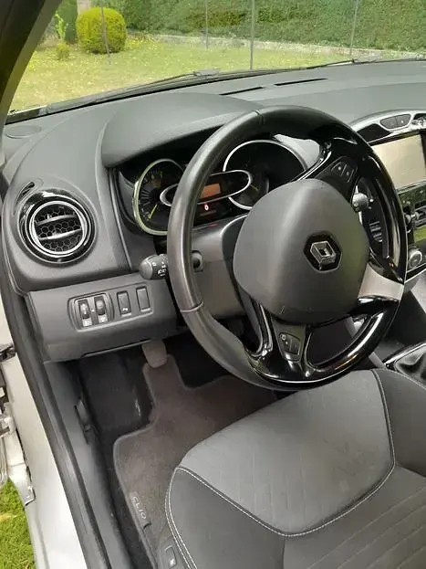 Gebraucht Renault Clio Luxe 90 PS (66 kW) 2015 Grau Limousine