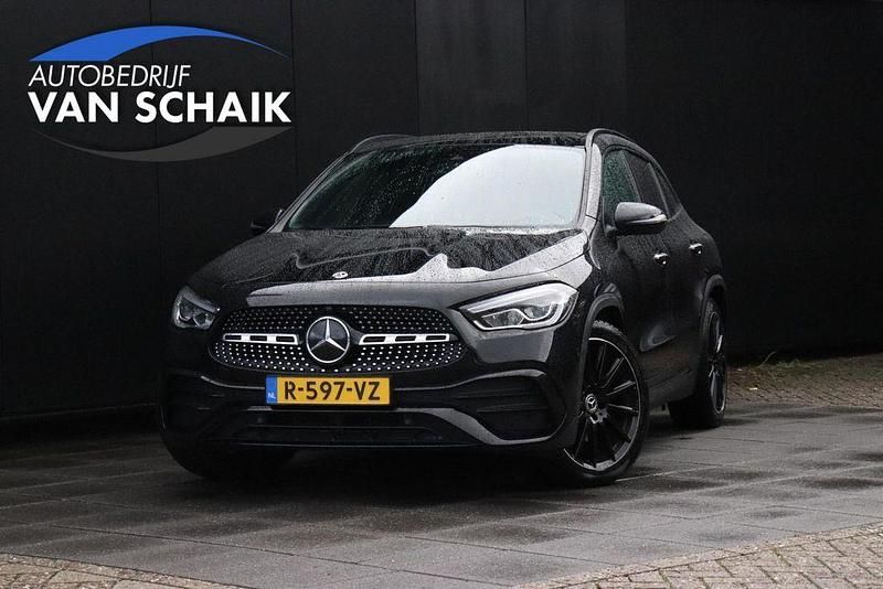 Schwarz Gebraucht 2022 Mercedes GLA180 AMG line SUV | 32.000 € (Fairer Preis) - Bild 1/4