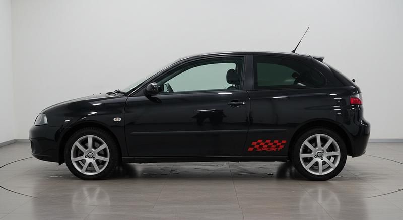 Schwarz Gebraucht 2005 Seat Ibiza Kleinwagen | 300 € (Superpreis) - Bild 1/4