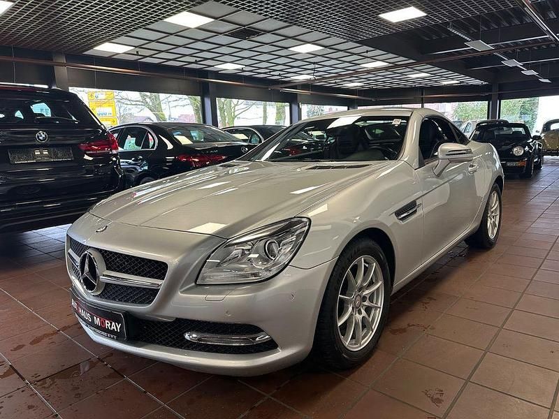 Iridiumsilber metalliclack Gebraucht 2012 Mercedes SLK200 Cabrio | 17.900 € (Fairer Preis) - Bild 1/4