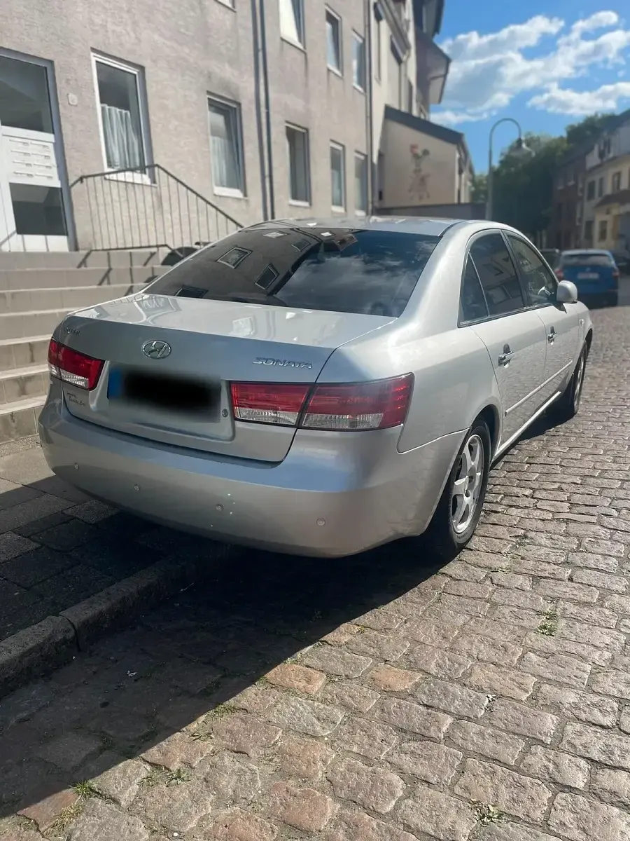 Gebraucht Hyundai Sonata 162 PS (119 kW) 2005 Silber Limousine