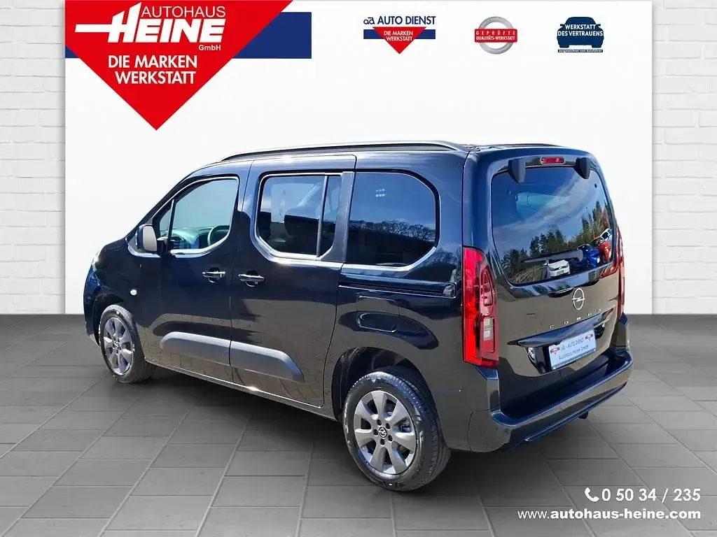 Neu Opel Combo Life Style 102 PS (75 kW) 2026 Schwarz Van / Kleinbus