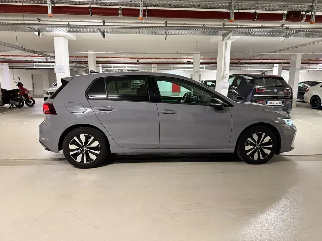 Gebraucht VW Golf VIII Goal 150 PS (110 kW) 2024 Grau Limousine