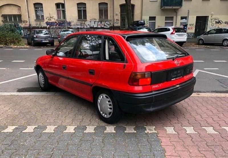 Usata Opel Astra 75 CV (55 kW) 1996 Rosso Utilitaria