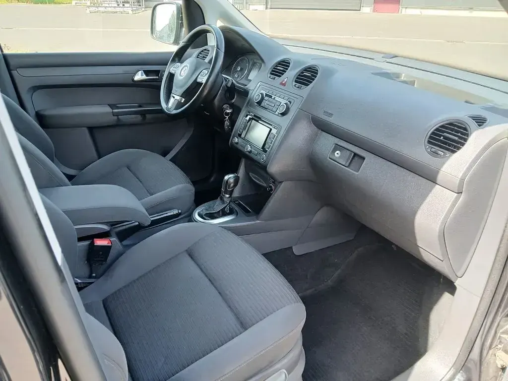 Gebraucht VW Caddy Maxi Comfortline 140 PS (102 kW) 2011 Deep black perleffekt Van / Kleinbus