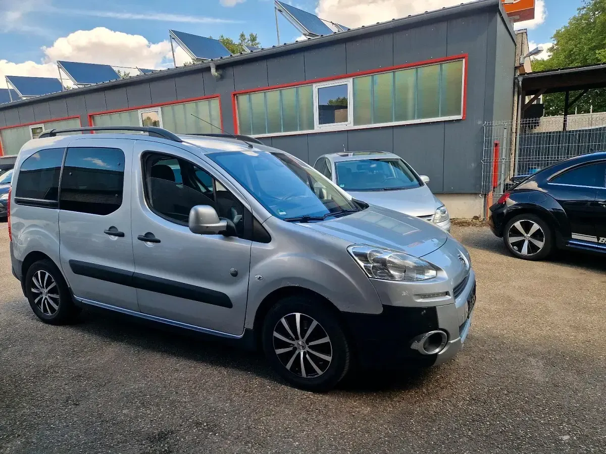 Gebraucht Peugeot Partner 120 PS (88 kW) 2014 Silber Van / Kleinbus