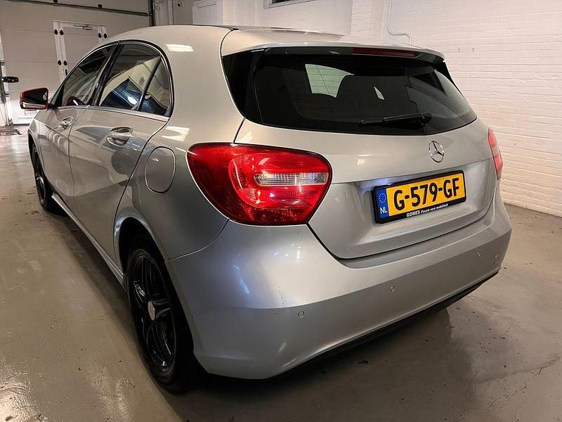 Gebraucht Mercedes A180 109 PS (80 kW) 2012 Grau Limousine
