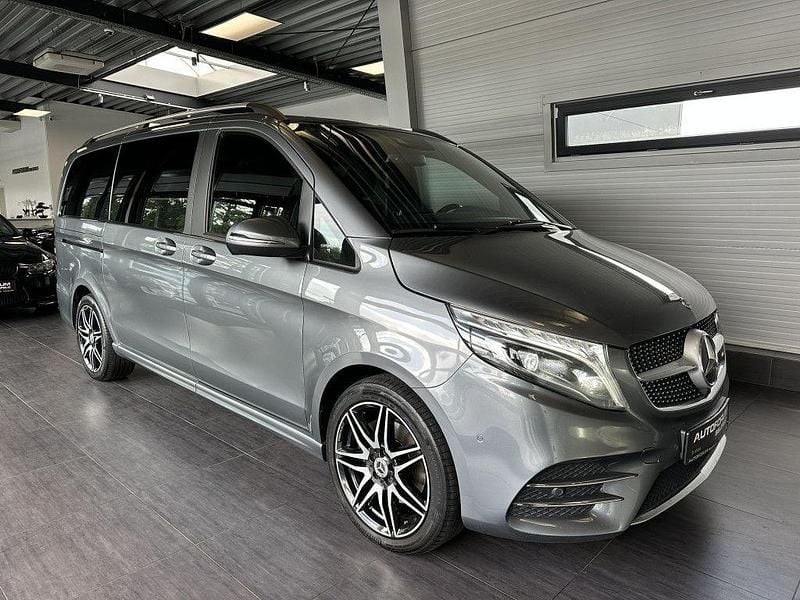 Selenitgrau Gebraucht 2020 Mercedes V250 AMG Van / Kleinbus | 38.589 € (Fairer Preis) - Bild 1/4