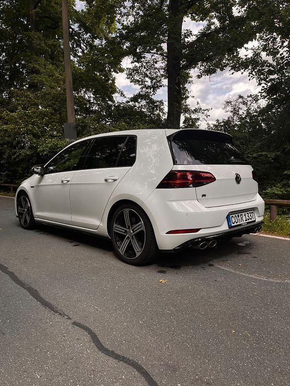 Gebraucht VW Golf VII R 300 PS (220 kW) 2019 Weiß Limousine