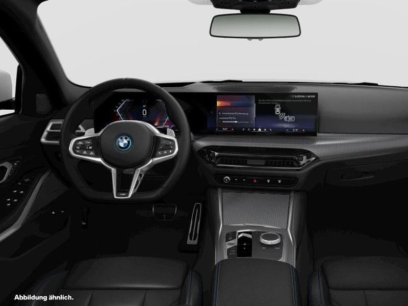 Gebraucht 2024 BMW 330e Comfort Edition Kombi | 50.974 € - Bild 1/1