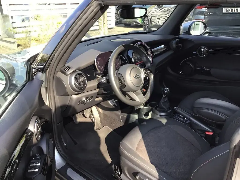 Occasion Mini Cooper Cabriolet Essential 136 ch (100 kW) 2023 Argent Cabriolet