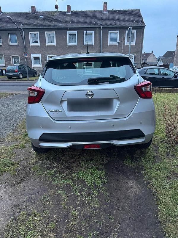 Gebraucht Nissan Micra 90 PS (66 kW) 2017 Silber Kleinwagen