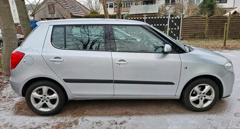 Gebraucht Skoda Fabia 60 PS (44 kW) 2009 Grau Kleinwagen