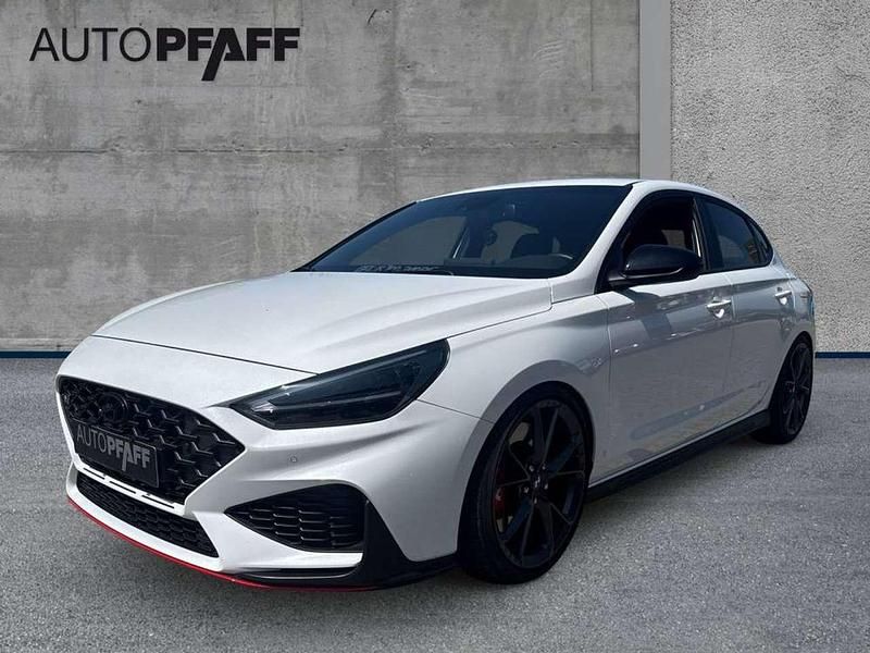 Serenity white Gebraucht 2024 Hyundai i30 N Performance Limousine | 34.990 € (Etwas zu teuer) - Bild 1/4