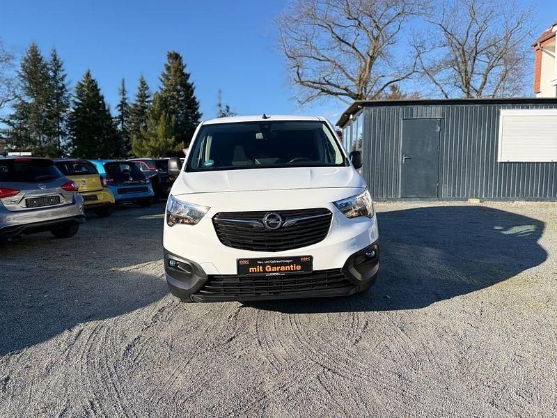 Gebraucht Opel Combo 131 PS (96 kW) 2020 Weiß Van / Kleinbus