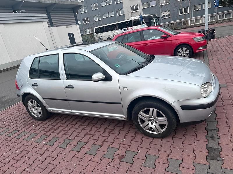 Gebraucht VW Golf IV 75 PS (55 kW) 2001 Silber Kleinwagen